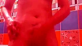 A homemade asian amateur bathes like a queen.