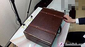 secretary lilly teases feet in box for feetdish vol 2