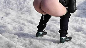 Milf Hairspray Pisses Wild In Sea Outdoors!