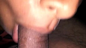 mi hermanastra latina me chupa el pene lento con manitos suaves. amateur couple homemade sucking saca toda la leche despacito