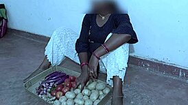 real masti sex with sabji wali bhabhi feels so good