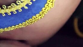 Ama de Casa Tailandesa Tetona en Cosplay Puño Anal Chorreado Corrida en Boca