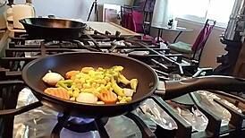 Wanna clean eat with sexy wife Aurora Willows?