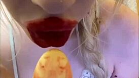 Elza kom's sweet dance hides her bimbo blowjob cravings underneath