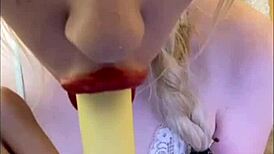 Elza kom's sweet dance hides her bimbo blowjob cravings underneath