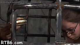 Jestem związana i ostro ukarana przez pana za grzechy w garażu!!