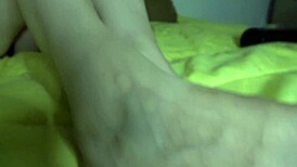 Watch Anna milk hubby's cock with toy then kiss her feet slut?