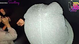 TINHA UM PAU TÃO GRANDE NO GLORYHOLE QUE DEIXEI MINHA ESPOSA FODER NO PELO!