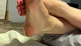 i can't resist showing off my sexy oiled scrunched soles spreading toes