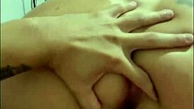 loira peitão sentando gostoso no pau dando cu cheio de porra!!