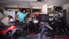 Lolly Dames milf offers handyman James Angel wet pussy footjob ride