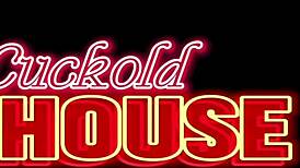 Novinha plus size moans loud trepando with guys while corno husband watches