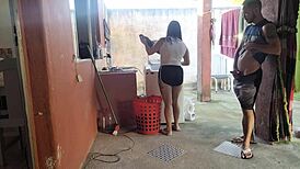 empregada latina curvy não resiste pau ereto do chefe bareback anal rough