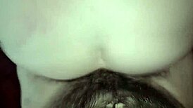 mi hermanastra argentina tetona se pone en perrito y recibe verga enorme