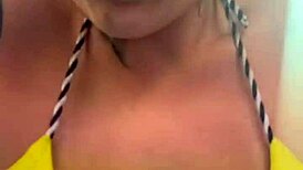 ei você treinando de biquíni fio dental na academia praia toda molhada tesão escorrendo pernas?