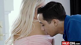 Slimthick Vic gets so horny she fucks Ricky Spanish for his huge dick