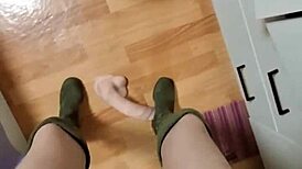 elza kom invites you to join her playful game session