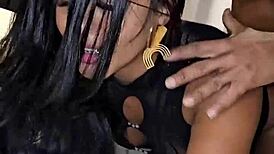 gostosa putaria com o amigo dotado do corno 😍 esposa gritando de prazer!