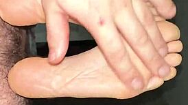 18-year-old teen girl loses virginity to classmate in close-up kiss