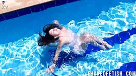 how does yessica bunny's wet shaved pussy look post contractions underwater?