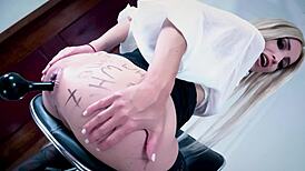 who's gonna win this anal fisting chair battle??