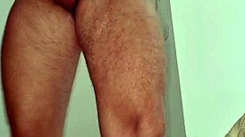 ansima strusciandomi sul culo fino a sborrare duro sul suo viso... cazzo italiano enorme