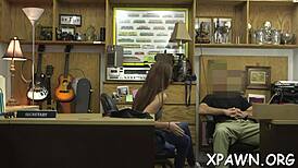 Reality babe reveals her curves without hiding anything on camera