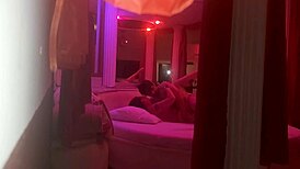 quer ver minha pingola dura impressionando a buceta dessa coroa tesuda com minhas bolas enormes?