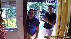 Amateur Party Teens Get Tits And Faces Jizzed In Hardcore Cumshot