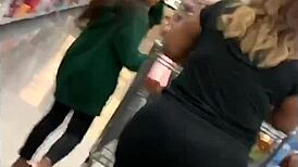 voyeur spies massive jiggling big ass nalgona shaking