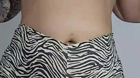 She fingers her pussy hard while twerking ass on video call close-up