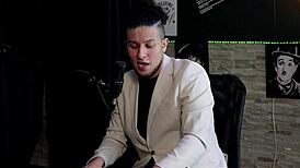 massage master explains foreplay tricks expands female body secrets to squirting cadu breathless on sheer red