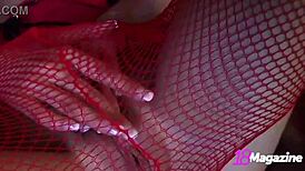 kylie 18+ fingers her natural tits and chubby ass with big vibrator 😍