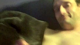 adore cums so hard in the living room 💦🔥