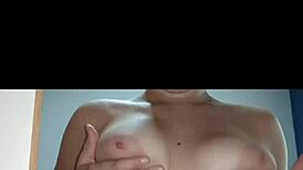 ei novinha gostosa, olha como eu sensualizo gostoso no espelho pra vc? 🔥