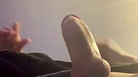 adore cums so hard in the living room 💦🔥