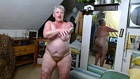 ever seen a mature oiled fatty like dawnskye1962 worship her huge hairy pussy nude?