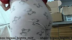 big ass milf's camel toe bulges in pajamas masturbation