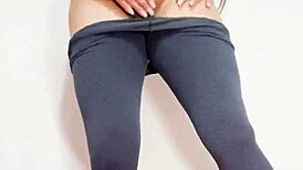 madrastra latina colombiana masturba cameltoe gigante en leggings para hijastro mojada
