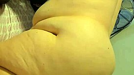 Bbw twerks fat ass doggystyle begging for rip