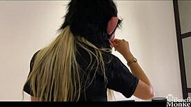 Shona River shares wild stories then fingers her pussy live?!