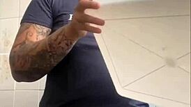 whoa flashing this big juicy pussy you'd dive in or nah? 😜 exhibitionist dream bucetao