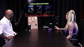 loira flashes tits after stressing over anal scene game