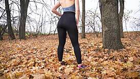 Crave fit milf's sexy ass in tight black leggings? 👀🍑