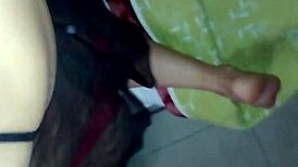 italiana madura in lingerie chupa y folla verga monstruosa... que rica!