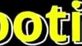 Raven rogue puddin footin barefoot teasing tickles dirty backstage close-up secrets