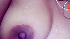 i can't stop watching this pussy squirt nonstop on webcam