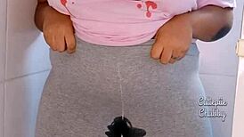 hey bbw ebony cutie wanna see me pee soaking my tight leggings?