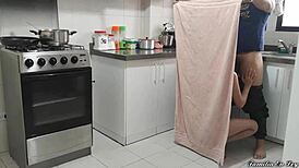 Que Rica! Mejor Amiga De Mi Novia Follada Doggystyle Big Ass Latina