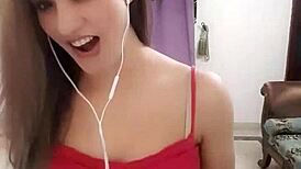 desi indian girl fingers her sexy pussy hard on live cam cam